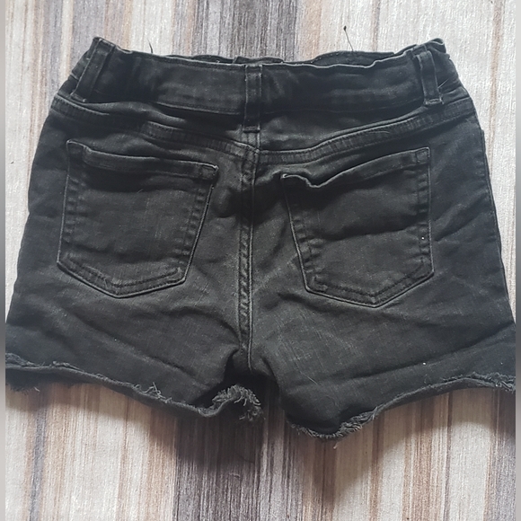 Children's Place Size 12 Kids Black Denim Shorts. - Picture 3 of 5